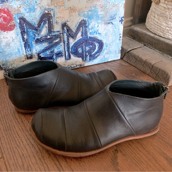 CYDWOQ shoes Sz. 36 Leather wrap Flat (rounded bottom) HANDMADE in Burbank - Picture 1 of 10